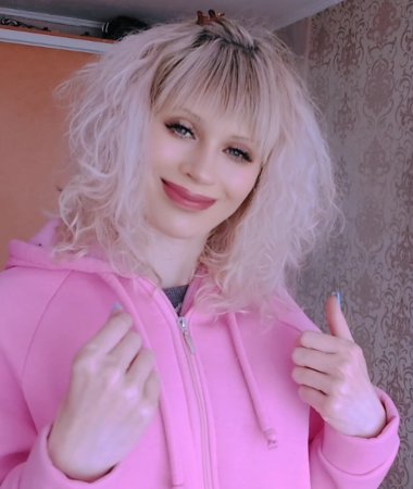Anna, 40