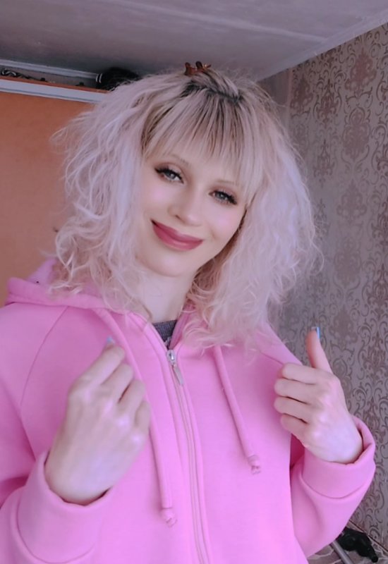 Anna • 40 • Belarus