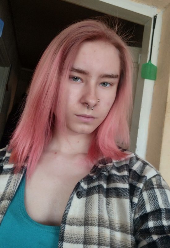 Anya • 22 • Ukraine