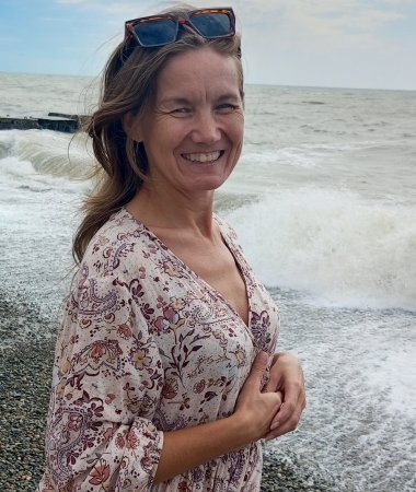Mia, 46