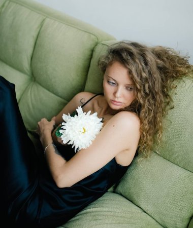 Viktoria , 31
