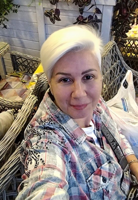Lyubov • 49 • Russie