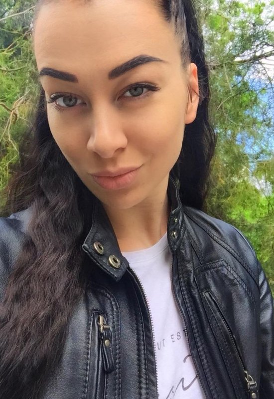 Elena • 37 • Ukraine 🇺🇦