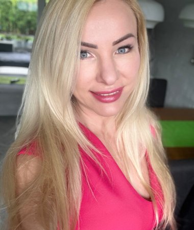 Natalia, 38