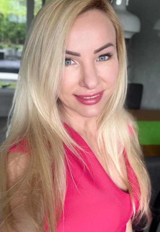 Natalia • 38 • Poland