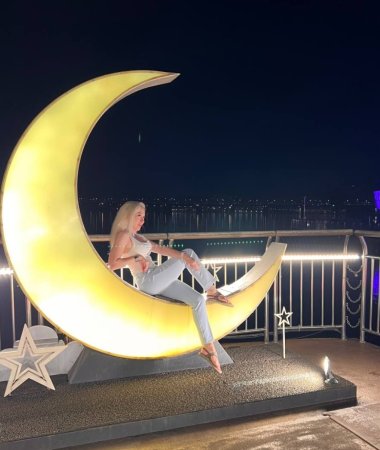 Katerina, 37