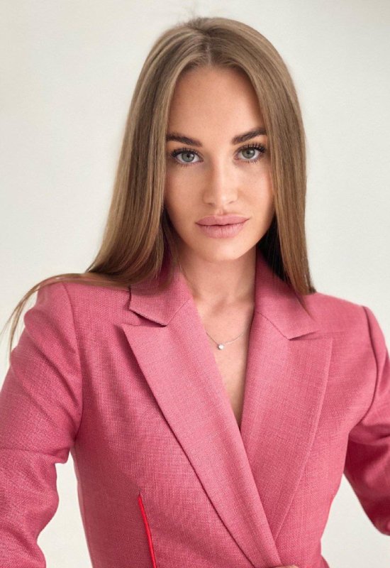 Elizaveta • 35 • Ukraine