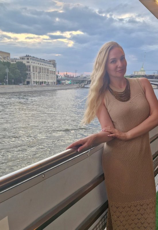 Valya • 37 • Russia