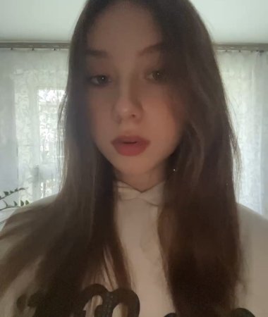 Viktoria , 19