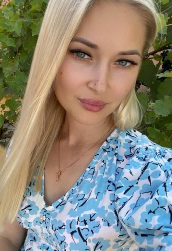 Lesyika • 29 • Ukraine