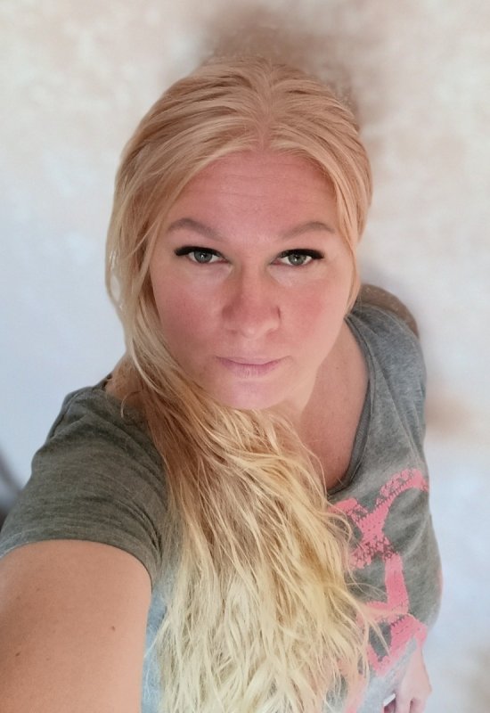 Elena • 42 • Казахстан