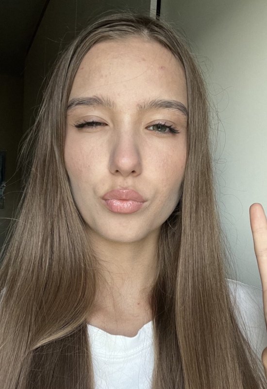 Guzel • 18 • Russia