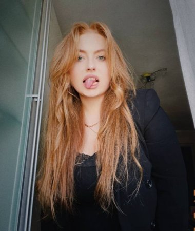 Anna, 30
