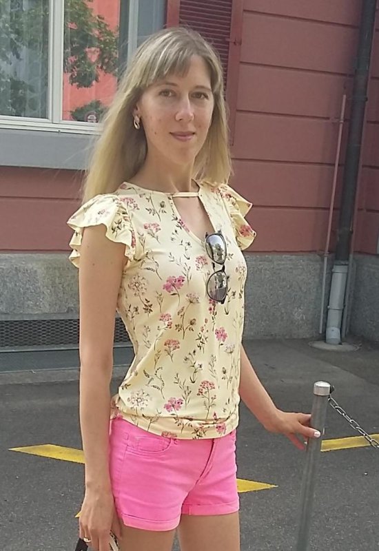 Alena • 40 • Germany