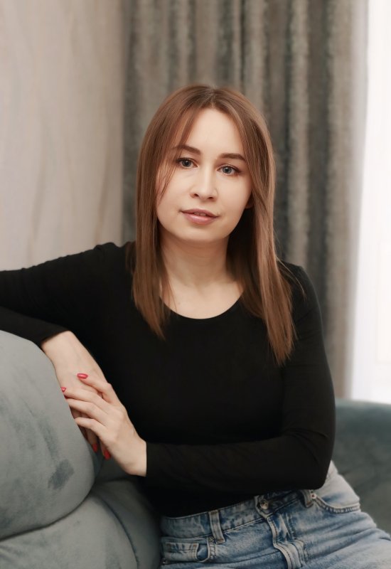 Olga • 41 • Russia