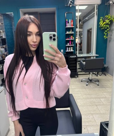 Anna, 27