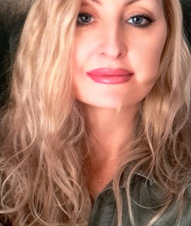 Maria, 47