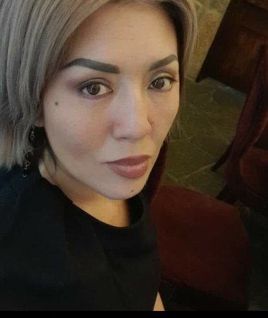 Laura, 48