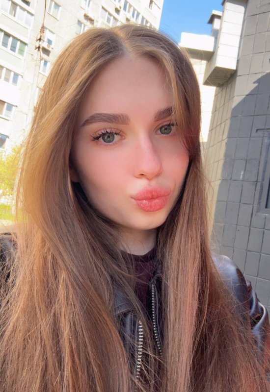 Liza • 20 • Україна