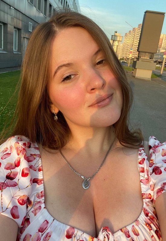 Natalie • 25 • Russia
