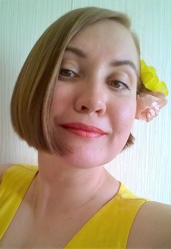 Yanna • 48 • Russie