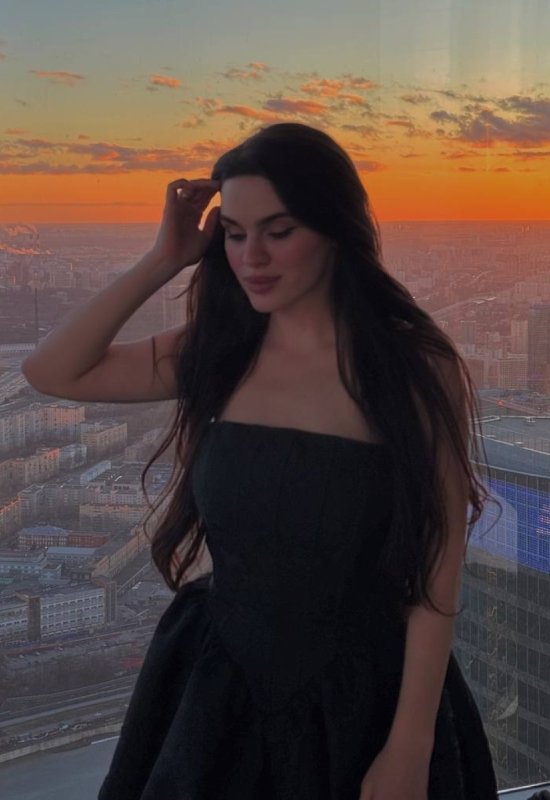 Alisa • 31 • France