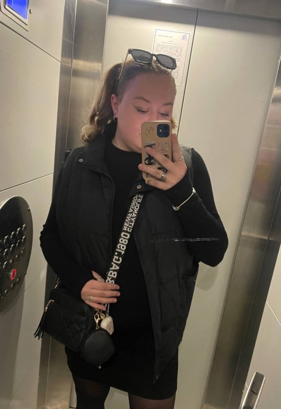 Marie • 28 • Russia