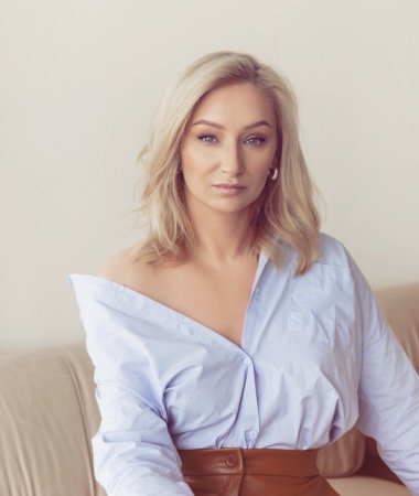 Elena, 45