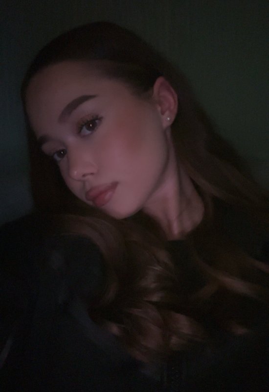 Eva • 22 • Russia