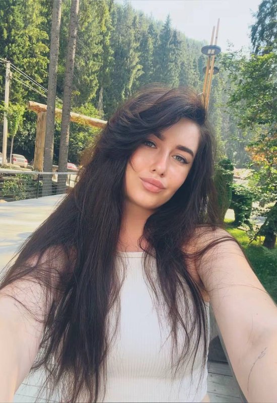 Anna • 29 • Russia