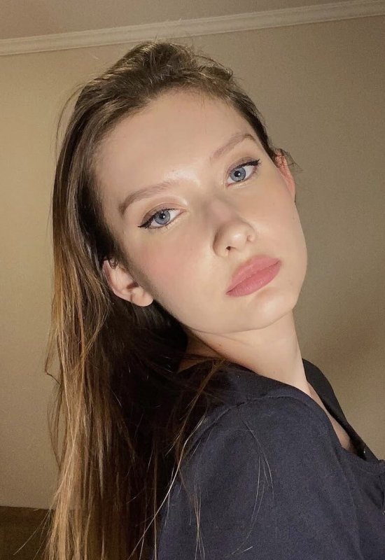Alinka • 27 • Ukraine