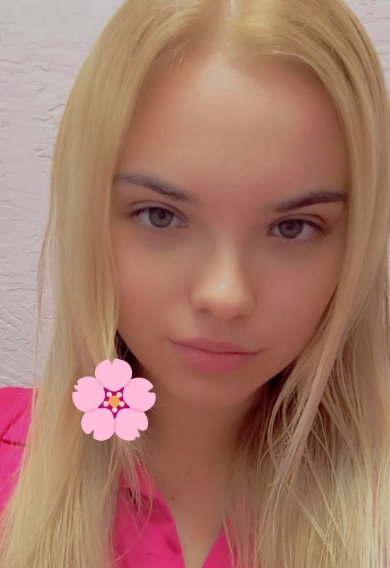 Angelina  • 22 • Russie