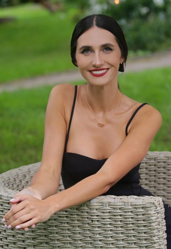 Elena • 41 • Білорусь