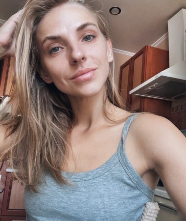 Alina, 32