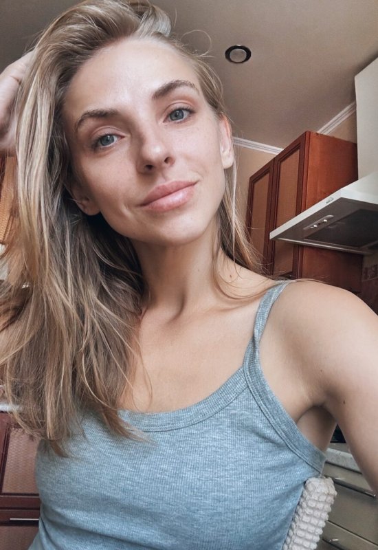 Alina • 32 • Thailand