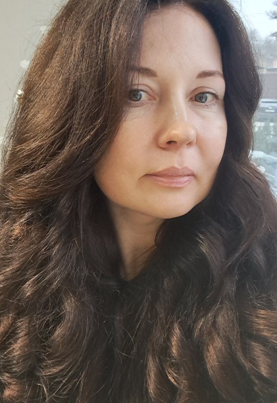Olga • 44 • France