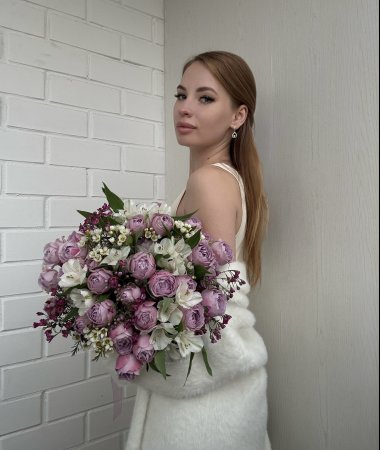 Alena, 28