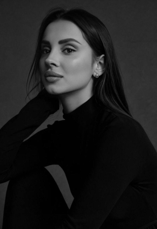 Alexandra • 26 • Україна